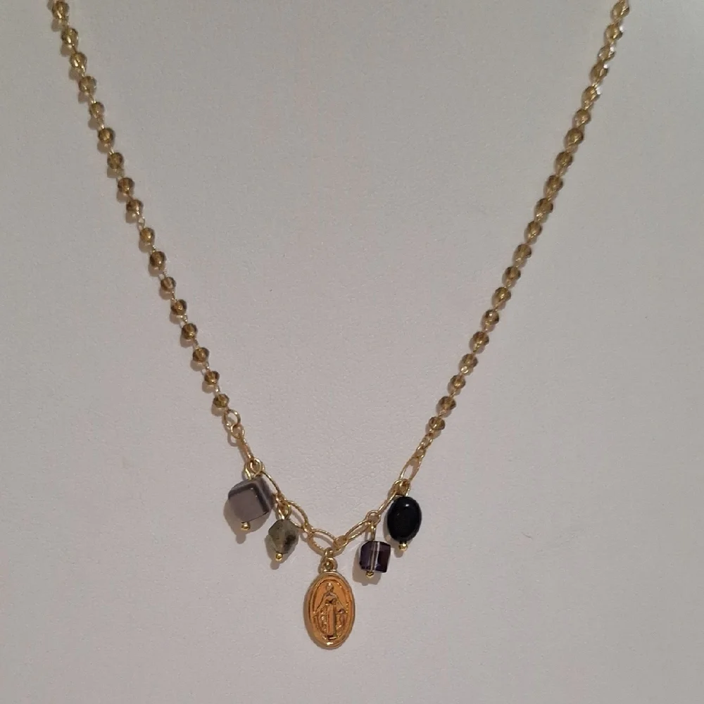 Chic Gold and Black Pendant Necklace - Picture 4 of 7